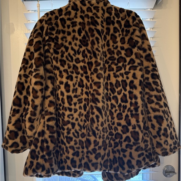 Chic Leopard Print Teddy Jacket - Picture 2 of 3
